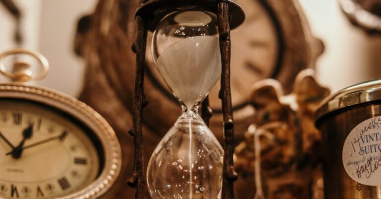 découvrez les mystères du voyage dans le temps avec notre exploration fascinante de la machine à voyager dans le temps. plongez dans les théories scientifiques, les récits classiques et les implications futuristes d'un monde où le passé et le futur se rencontrent.