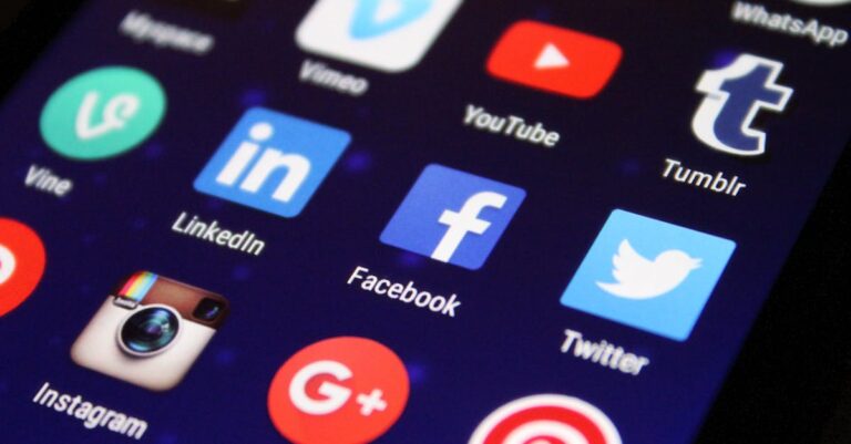 découvrez comment optimiser votre présence en ligne grâce à notre service de gestion des réseaux sociaux. nous vous aidons à créer du contenu engageant, à accroître votre audience et à renforcer votre marque sur toutes les plateformes sociales.