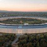 Quand le cerveau des puces Apple envisage de partir : l'hémorragie continue à Cupertino Stunning aerial view of Apple Park in Cupertino at sunrise, showcasing its futuristic architecture.