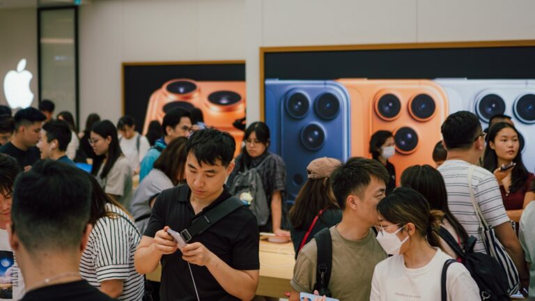 découvrez le lancement d'apple : toutes les nouveautés, annonces et innovations technologiques présentées lors de cet événement incontournable.