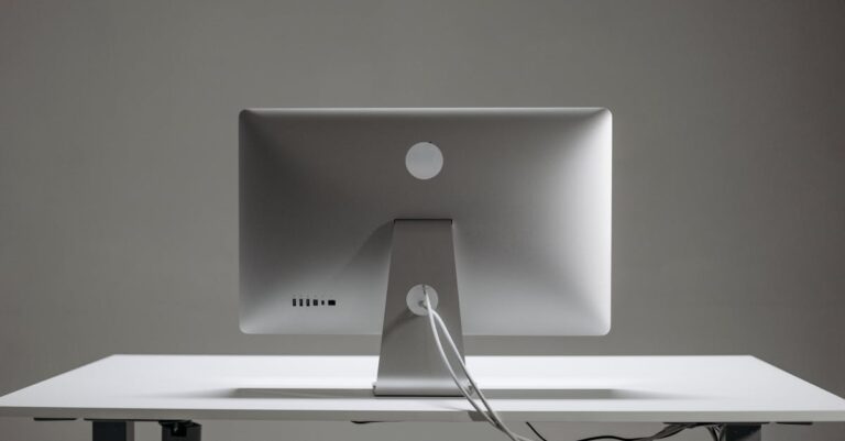 Apple Studio Display 2022 vs 2026 : une évolution décevante découvrez l'apple studio display, l'écran haute performance offrant une qualité d'image exceptionnelle et un design élégant, idéal pour les professionnels et les créatifs.