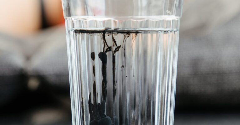 découvrez liquid glass, la solution innovante pour protéger et rendre vos surfaces ultra-résistantes et brillantes comme du verre liquide.