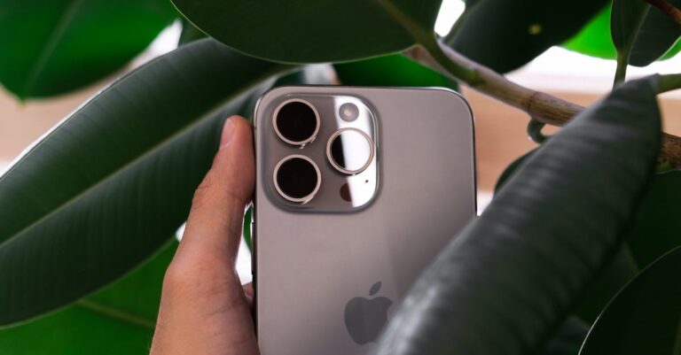 découvrez les dernières innovations de l'iphone fold, alliant technologie pliable et performances exceptionnelles pour une expérience mobile révolutionnaire.