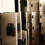 Un iPad présumé contaminé au fentanyl met 400 millions en jeu chez les Angels A row of open lockers in a secure indoor storage area, ideal for storing valuables.